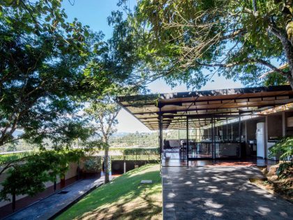 A Contemporary Mountainside Home in the Stunning Hills of Santo Antônio do Pinhal by H+F Arquitetos (12)