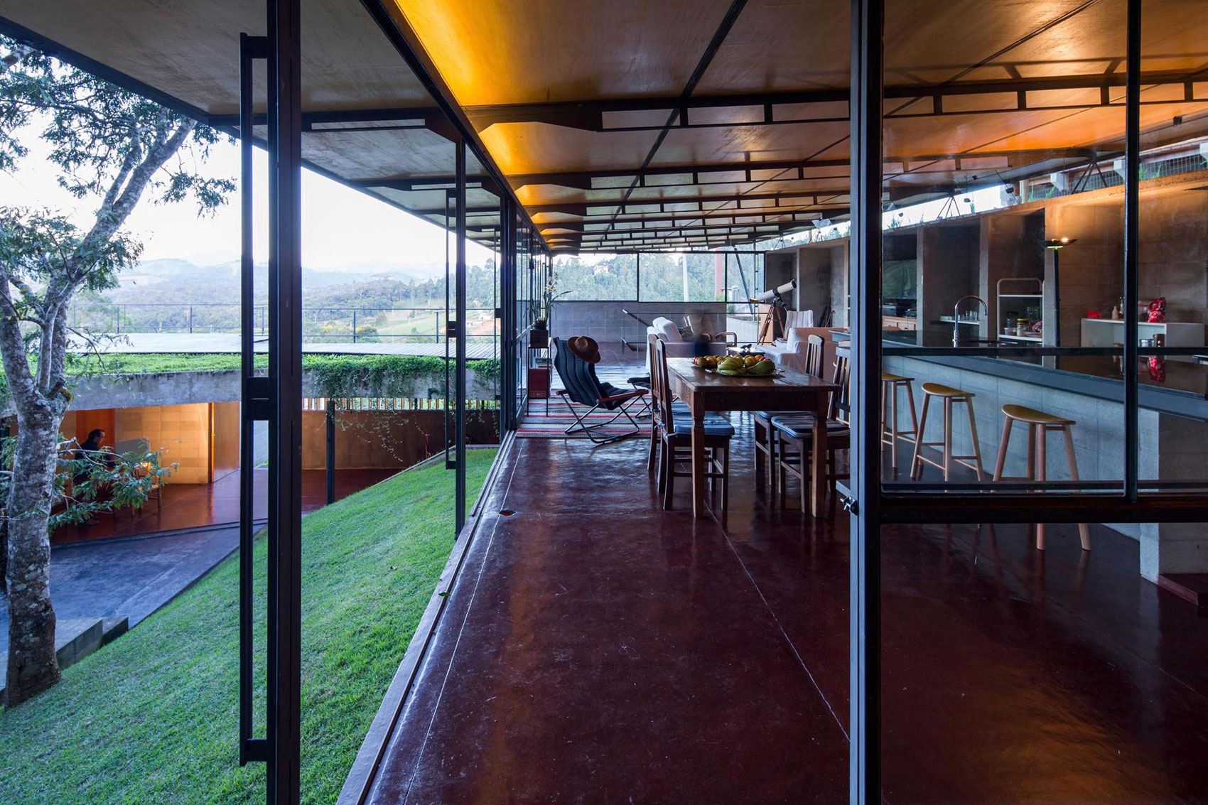 A Contemporary Mountainside Home in the Stunning Hills of Santo Antônio do Pinhal by H+F Arquitetos (18)