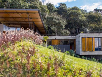 A Contemporary Mountainside Home in the Stunning Hills of Santo Antônio do Pinhal by H+F Arquitetos (2)