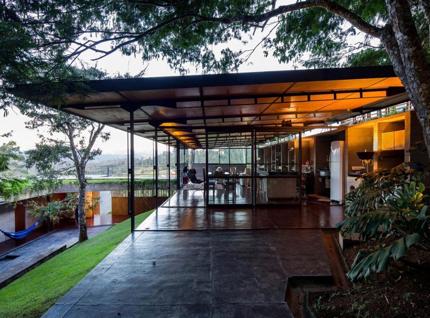A Contemporary Mountainside Home in the Stunning Hills of Santo Antônio do Pinhal by H+F Arquitetos (20)