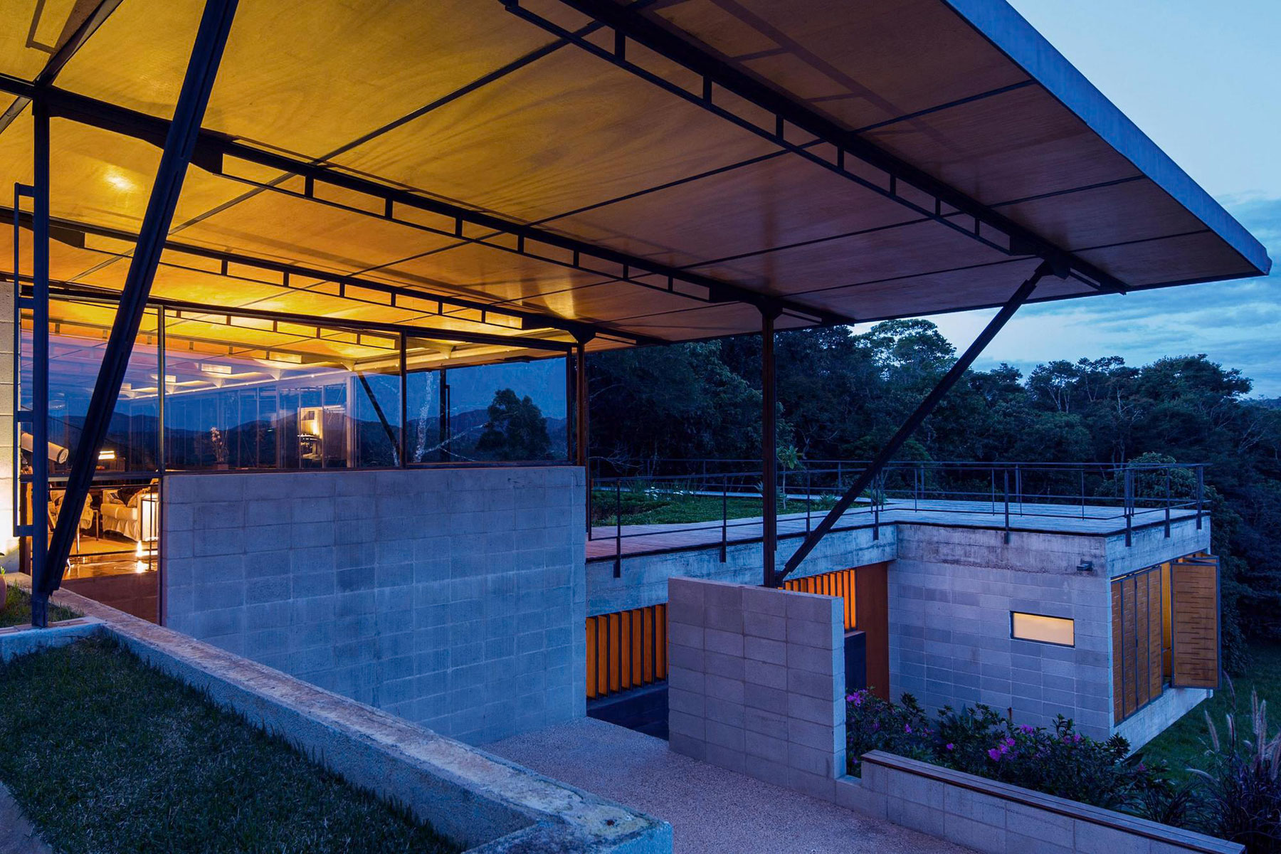 A Contemporary Mountainside Home in the Stunning Hills of Santo Antônio do Pinhal by H+F Arquitetos (22)