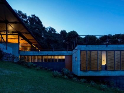 A Contemporary Mountainside Home in the Stunning Hills of Santo Antônio do Pinhal by H+F Arquitetos (24)