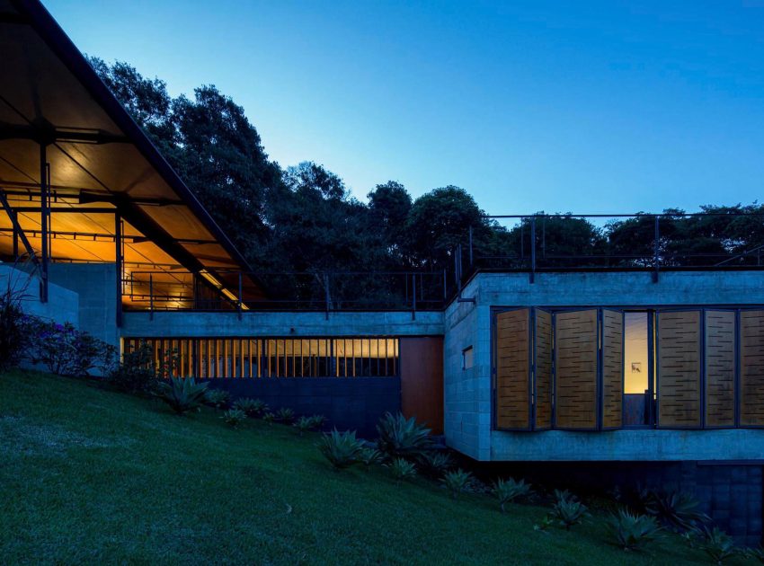 A Contemporary Mountainside Home in the Stunning Hills of Santo Antônio do Pinhal by H+F Arquitetos (24)