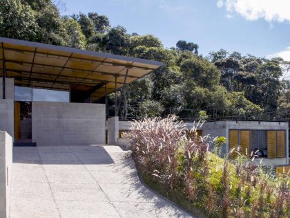 A Contemporary Mountainside Home in the Stunning Hills of Santo Antônio do Pinhal by H+F Arquitetos (3)