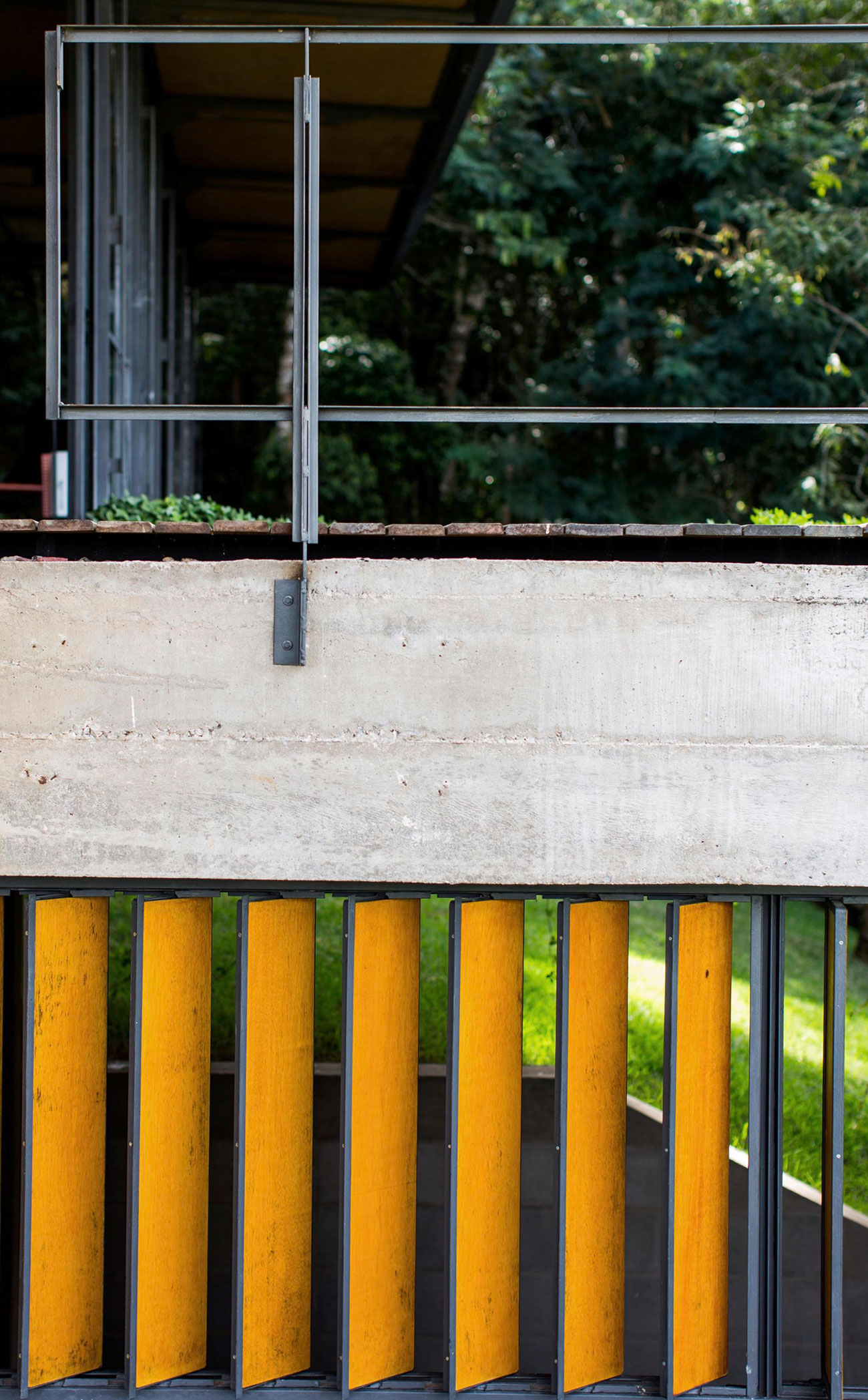 A Contemporary Mountainside Home in the Stunning Hills of Santo Antônio do Pinhal by H+F Arquitetos (5)