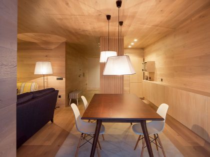 A Contemporary Seafront Apartment with Natural Wood Elements in Póvoa do Varzim by Pitagoras Group (10)