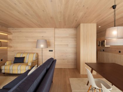 A Contemporary Seafront Apartment with Natural Wood Elements in Póvoa do Varzim by Pitagoras Group (7)