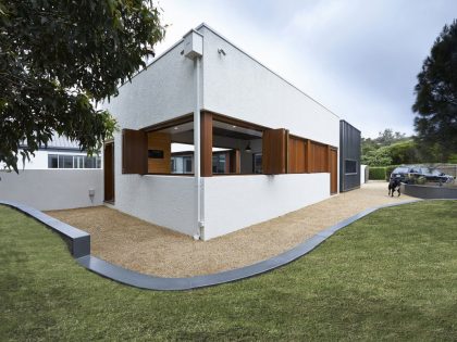 A Contemporary Summer House with a Stunning Landscaping Program in Melbourne by Dan Gayfer Field Design (10)