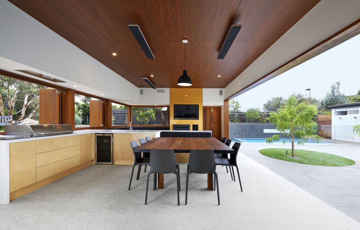 A Contemporary Summer House with a Stunning Landscaping Program in Melbourne by Dan Gayfer Field Design (18)