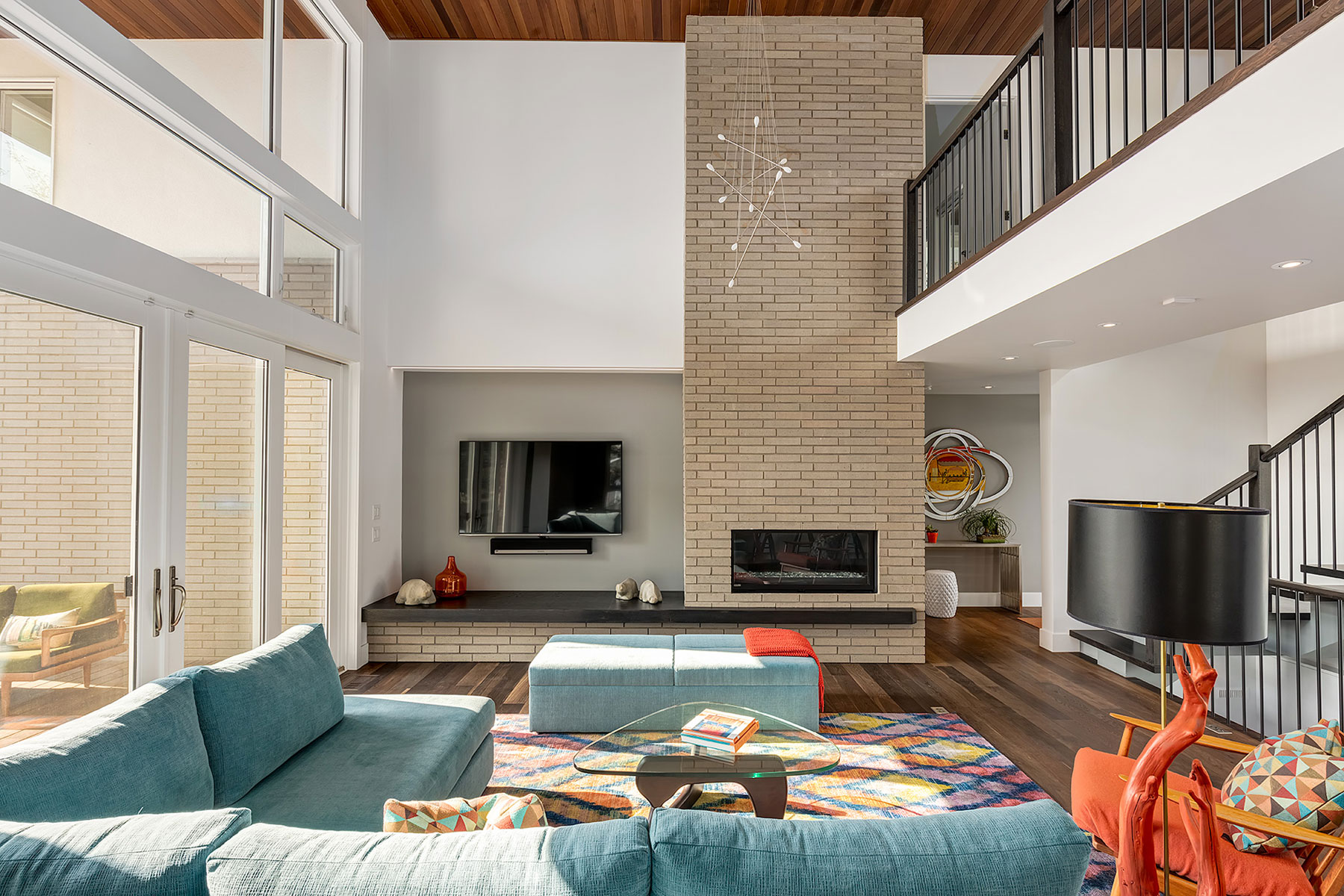 A Contemporary and Functional House with Open Spaces for a Family of Five in Calgary by DOODL (12)