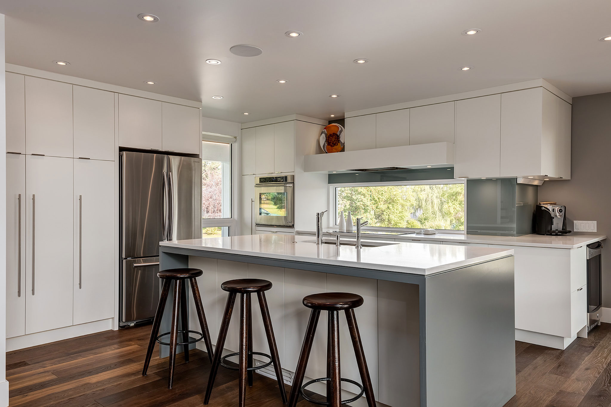 A Contemporary and Functional House with Open Spaces for a Family of Five in Calgary by DOODL (20)