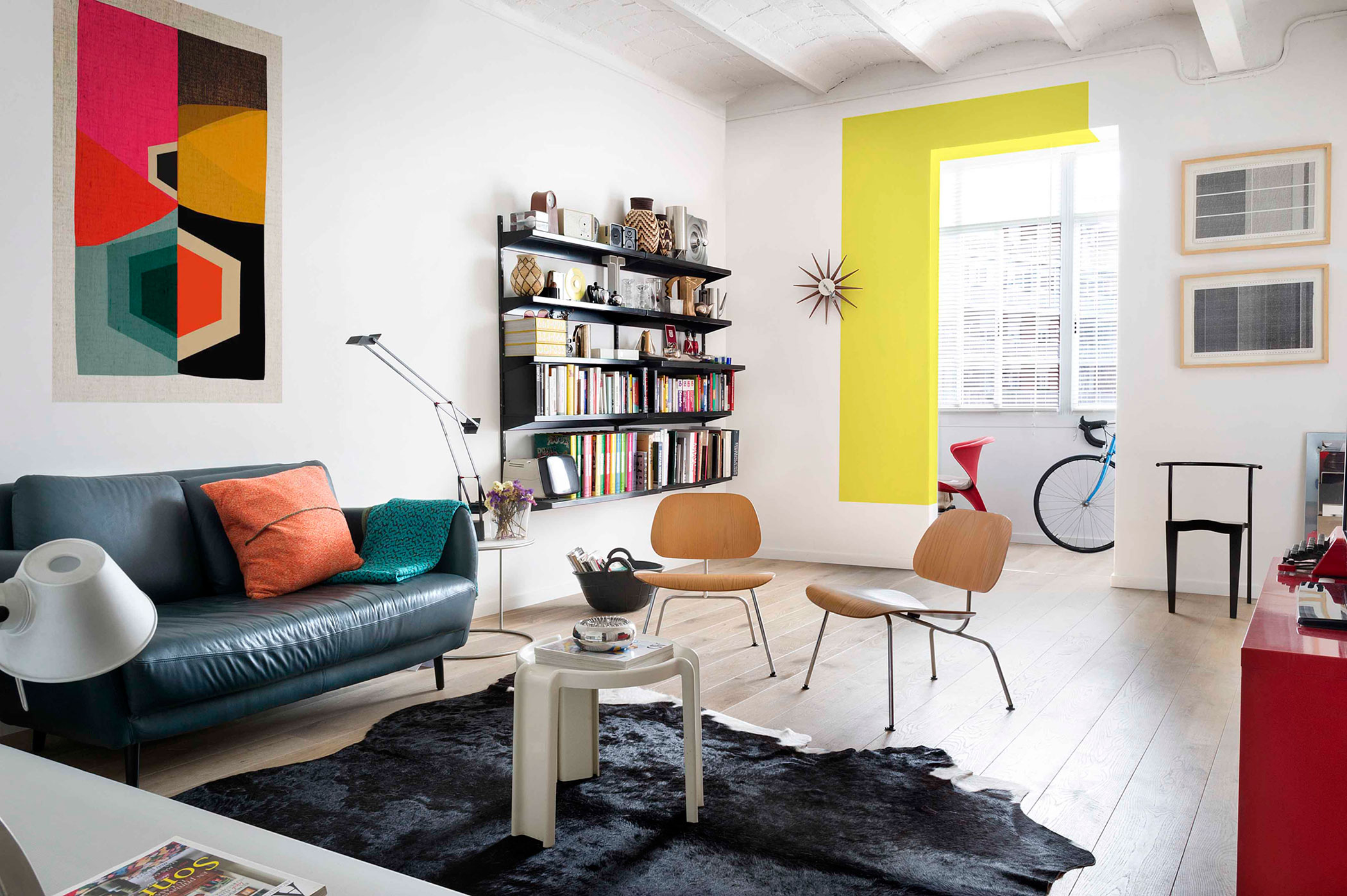 A Cosy and Vibrant Apartment with Lots of Playful Features in Barcelona by Egue y Seta (1)