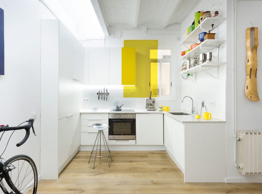 A Cosy and Vibrant Apartment with Lots of Playful Features in Barcelona by Egue y Seta (6)