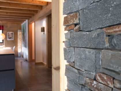 A Cozy and Charming Chalet Surrounded by Rock Faces in Les Houches by Chevallier Architectes (12)