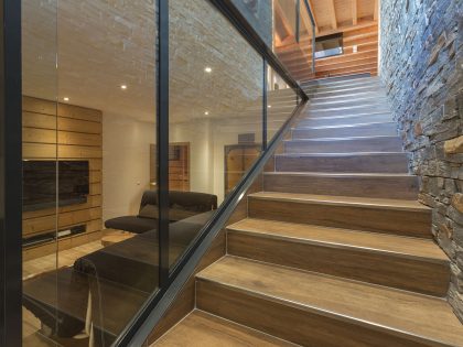 A Cozy and Charming Chalet Surrounded by Rock Faces in Les Houches by Chevallier Architectes (16)