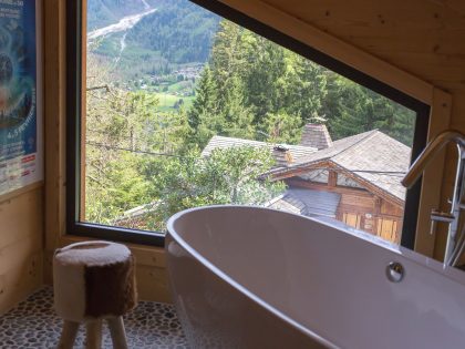 A Cozy and Charming Chalet Surrounded by Rock Faces in Les Houches by Chevallier Architectes (18)