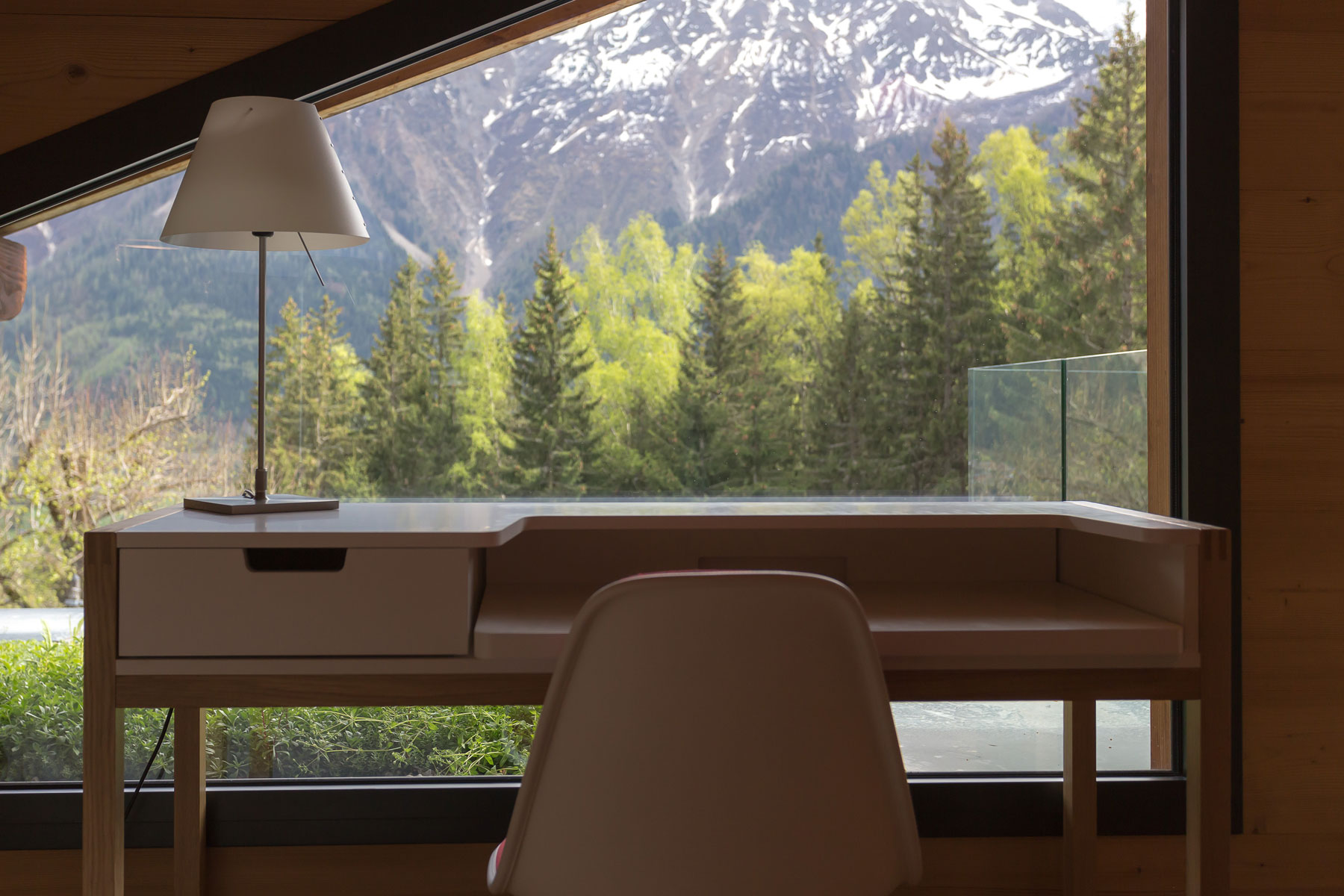 A Cozy and Charming Chalet Surrounded by Rock Faces in Les Houches by Chevallier Architectes (20)