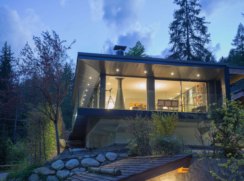 A Cozy and Charming Chalet Surrounded by Rock Faces in Les Houches by Chevallier Architectes (27)