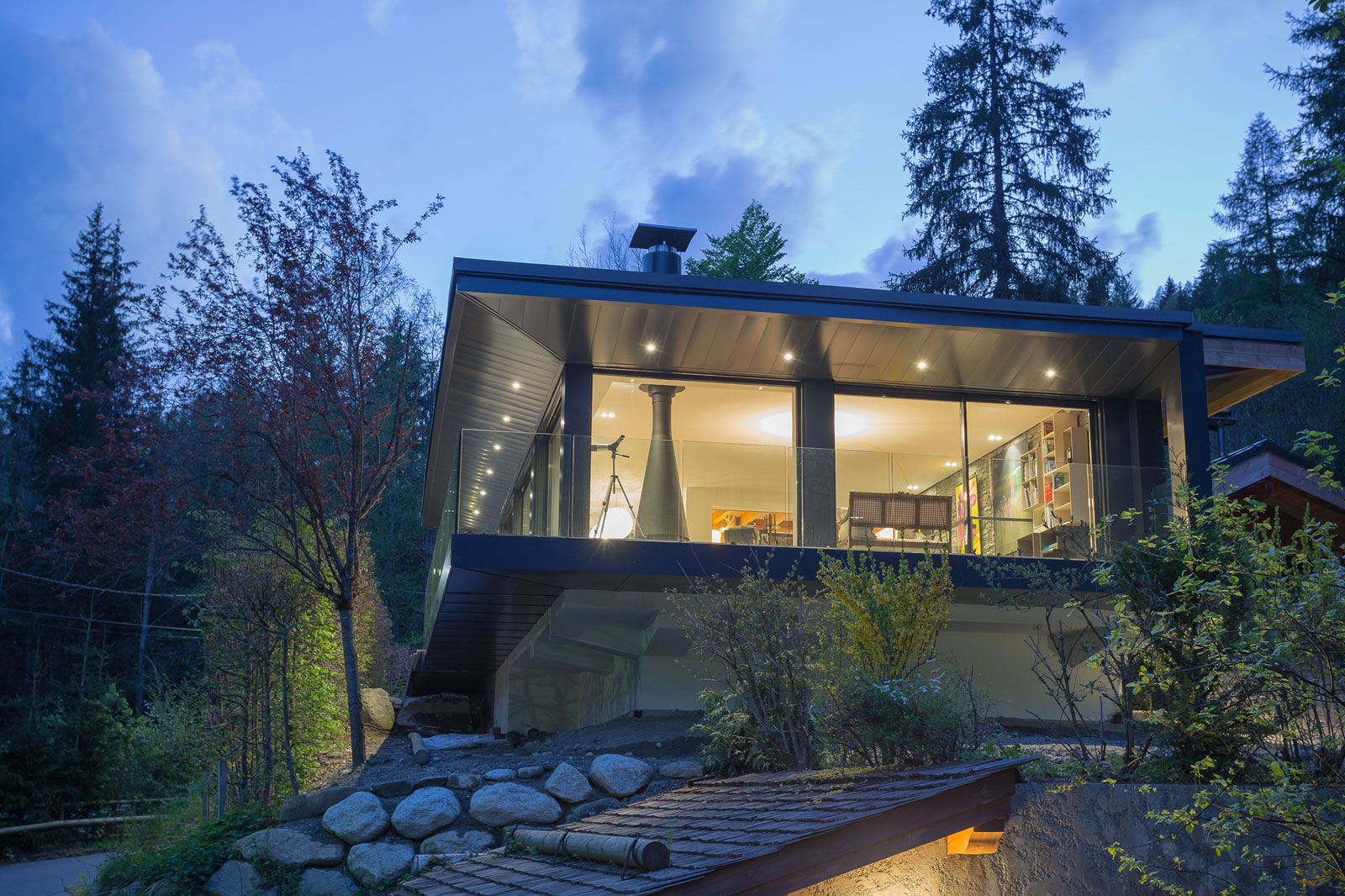 A Cozy and Charming Chalet Surrounded by Rock Faces in Les Houches by Chevallier Architectes (27)