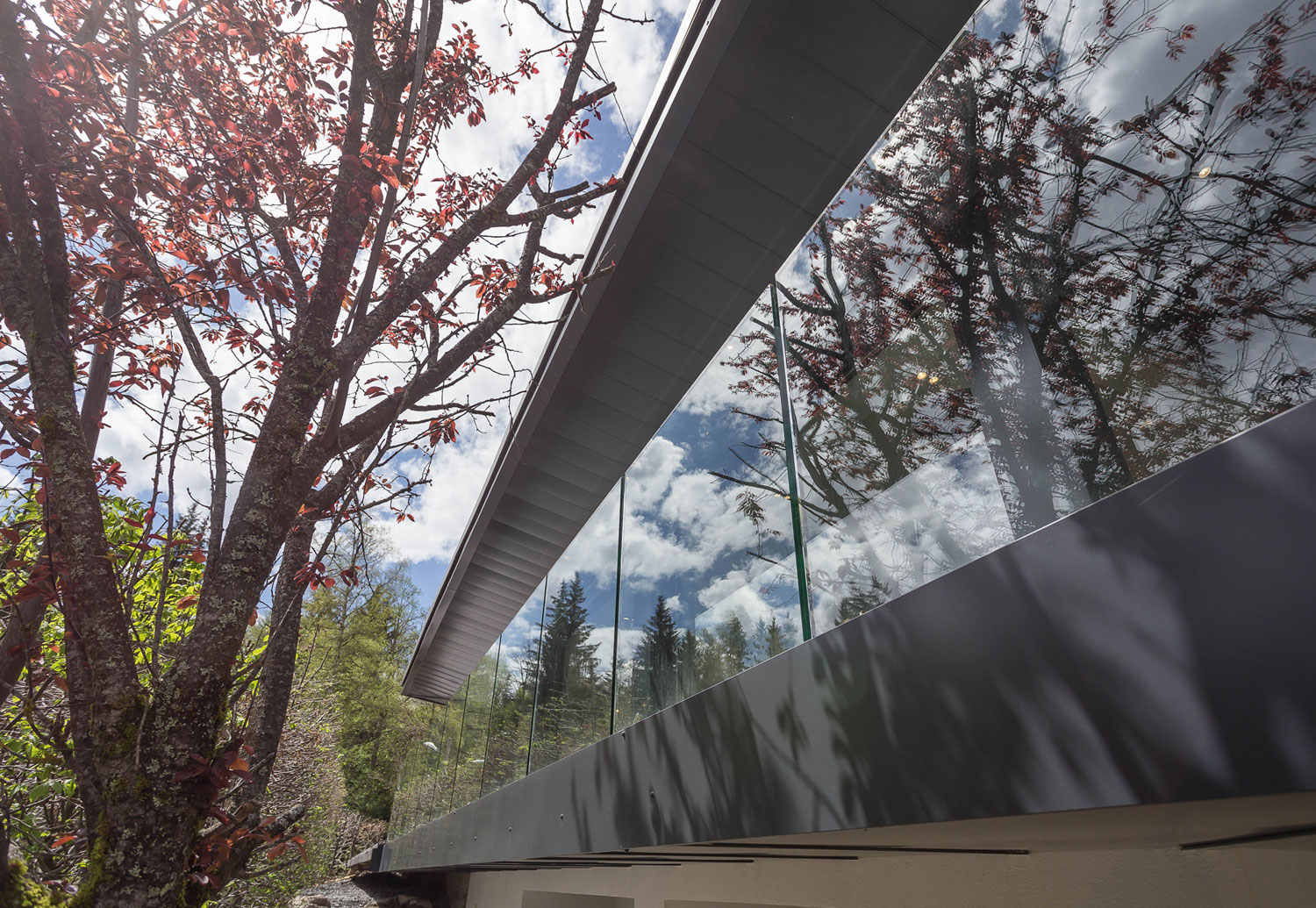 A Cozy and Charming Chalet Surrounded by Rock Faces in Les Houches by Chevallier Architectes (5)