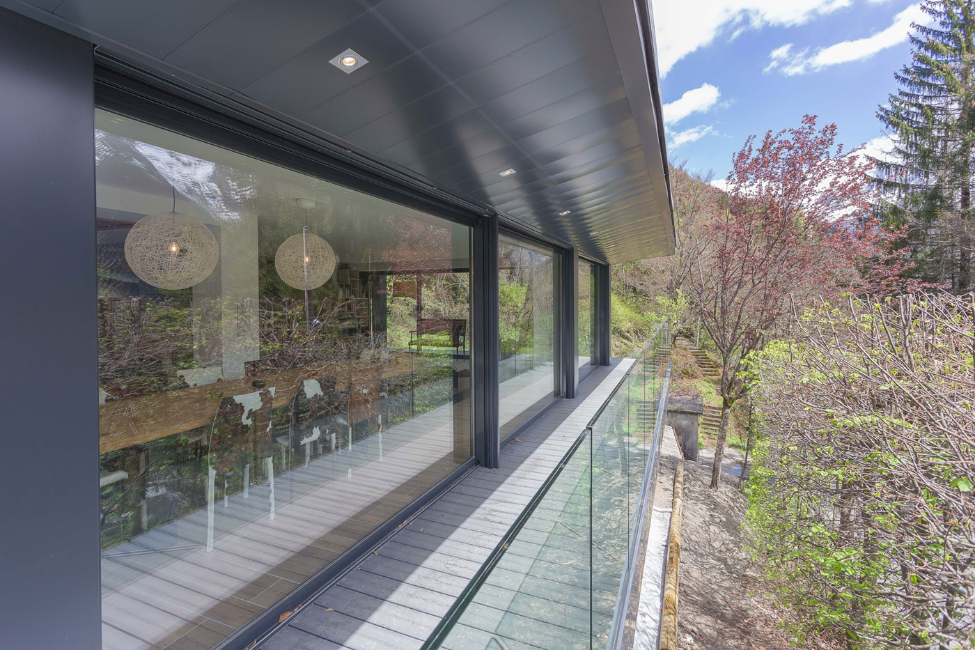 A Cozy and Charming Chalet Surrounded by Rock Faces in Les Houches by Chevallier Architectes (6)