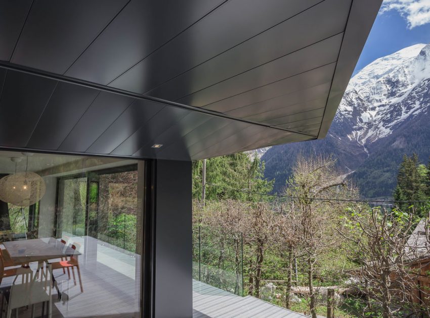 A Cozy and Charming Chalet Surrounded by Rock Faces in Les Houches by Chevallier Architectes (7)