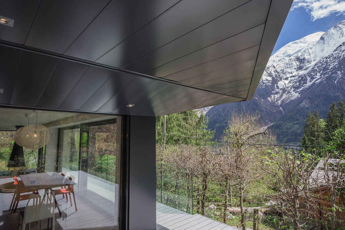 A Cozy and Charming Chalet Surrounded by Rock Faces in Les Houches by Chevallier Architectes (7)