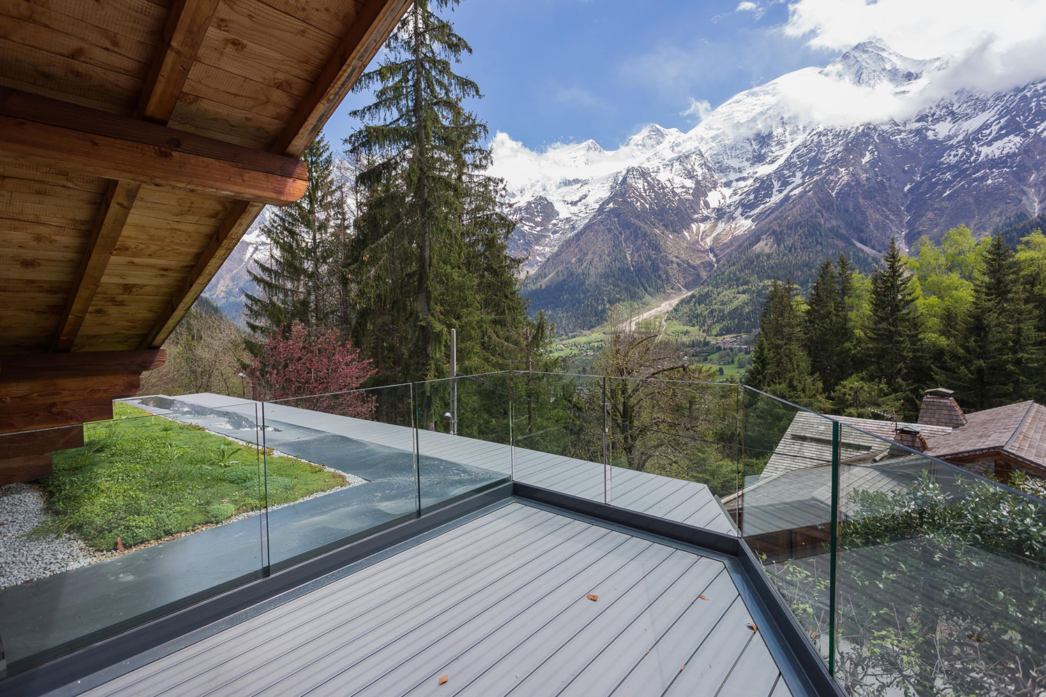 A Cozy and Charming Chalet Surrounded by Rock Faces in Les Houches by Chevallier Architectes (8)