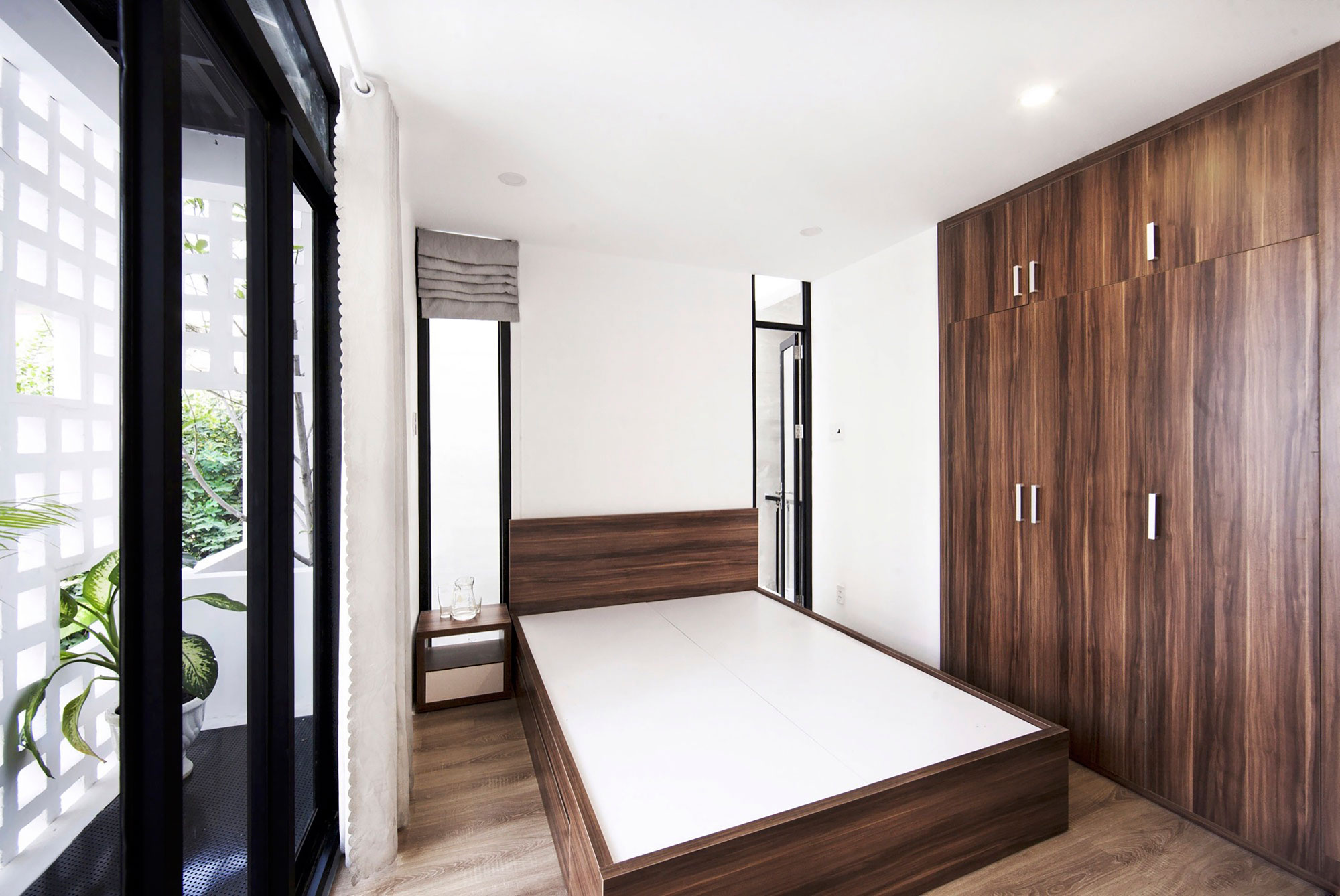 A Cozy and Comfortable Vertical Home for a Family of Four in Ho Chi Minh, Vietnam by Studio8 Vietnam (11)