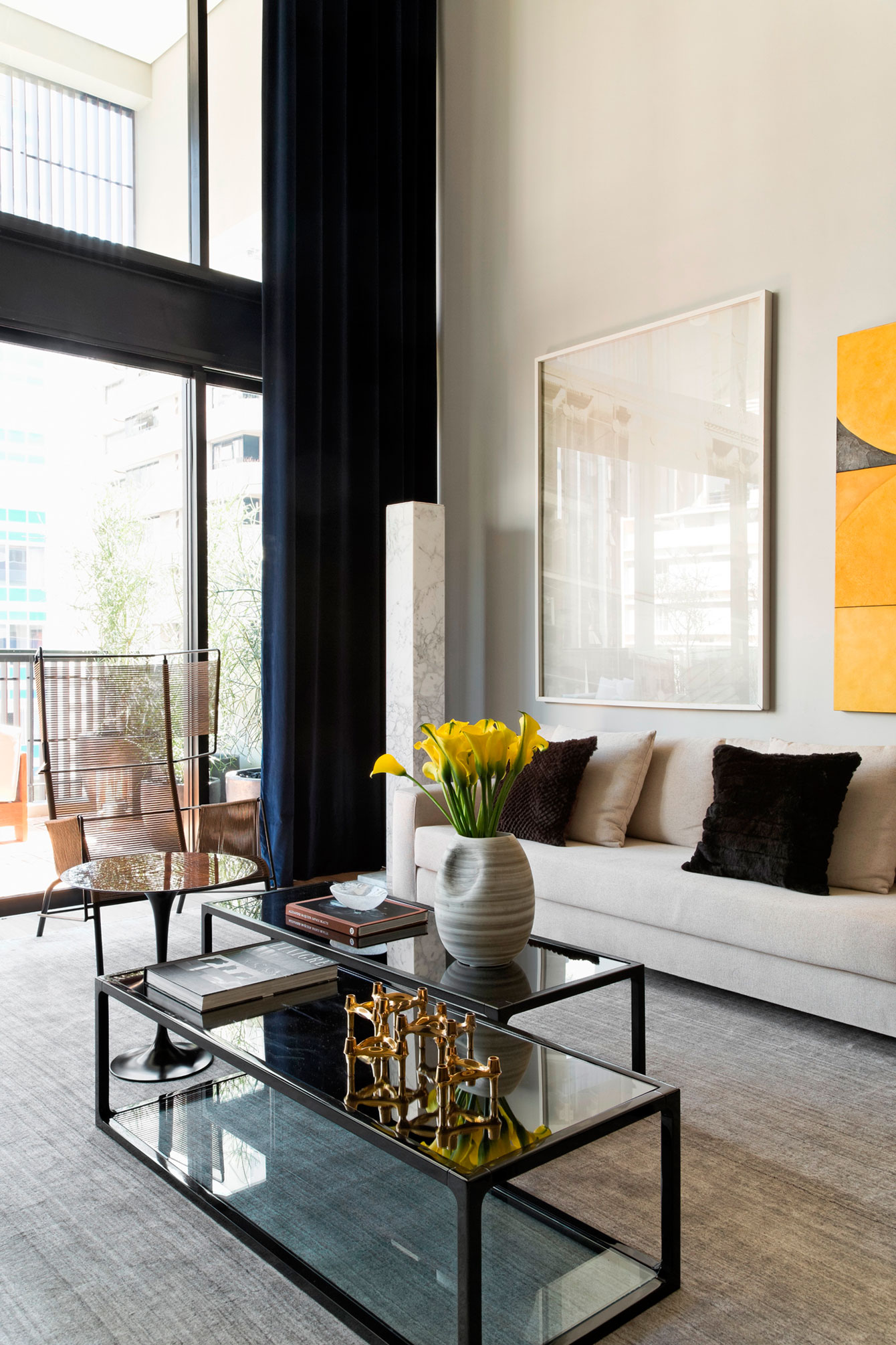 A Cozy and Elegant Contemporary Family Apartment in São Paulo by Diego Revollo Arquitetura (19)