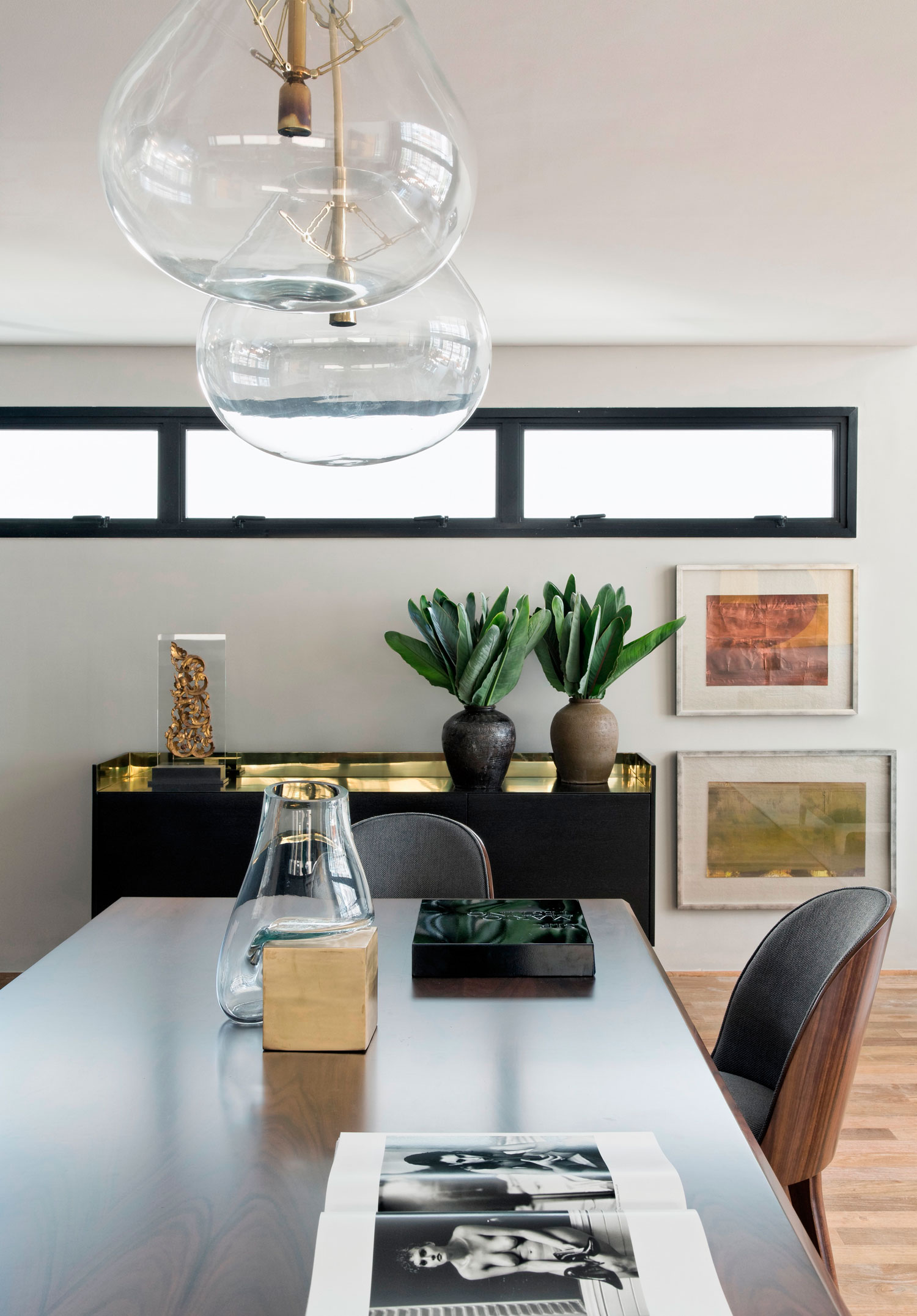 A Cozy and Elegant Contemporary Family Apartment in São Paulo by Diego Revollo Arquitetura (30)