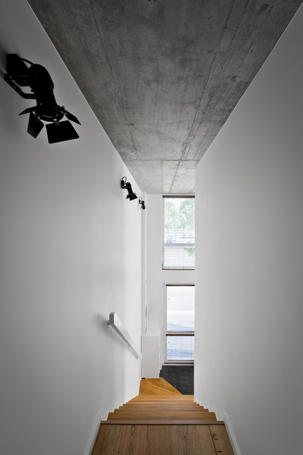 A Cozy and Elegant Scandinavian-Inspired Apartment in Vilnius, Lithuania by InArch (31)