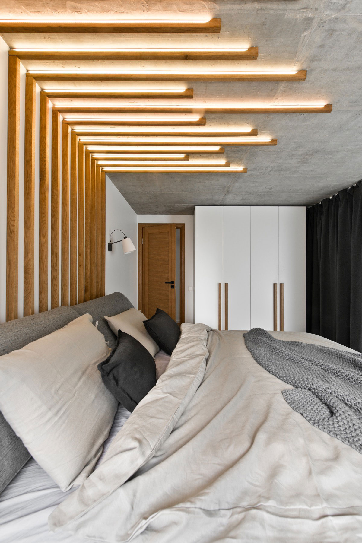 A Cozy and Elegant Scandinavian-Inspired Apartment in Vilnius, Lithuania by InArch (39)