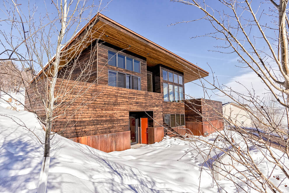 A Cozy and Sophisticated Wood-Clad Home Sits on the Mountainside in Park City, Utah by Park City Design Build (2)