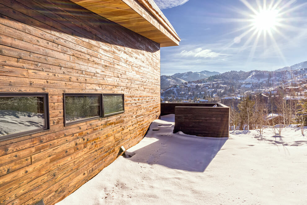 A Cozy and Sophisticated Wood-Clad Home Sits on the Mountainside in Park City, Utah by Park City Design Build (4)