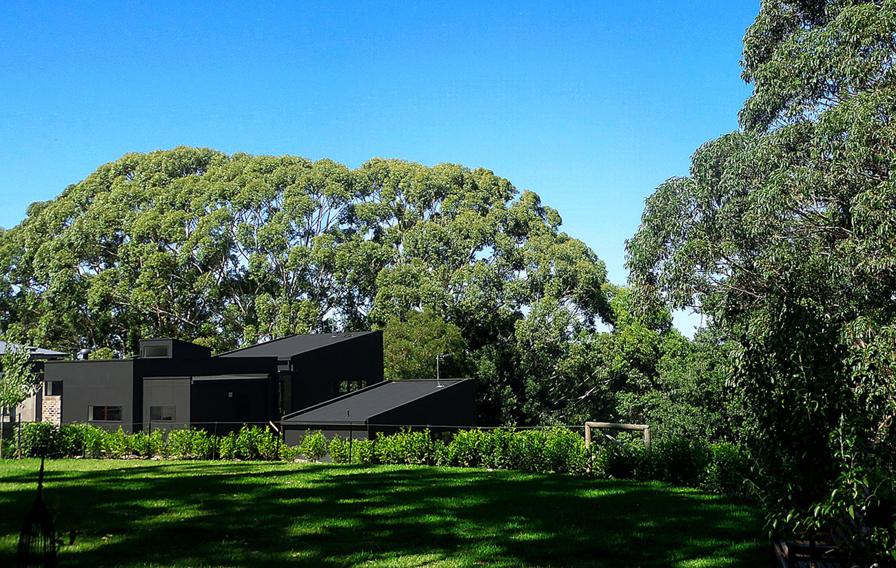 A Cozy and Spectacular Contemporary House in Bulli, Australia by Alex Urena Design Studio (3)
