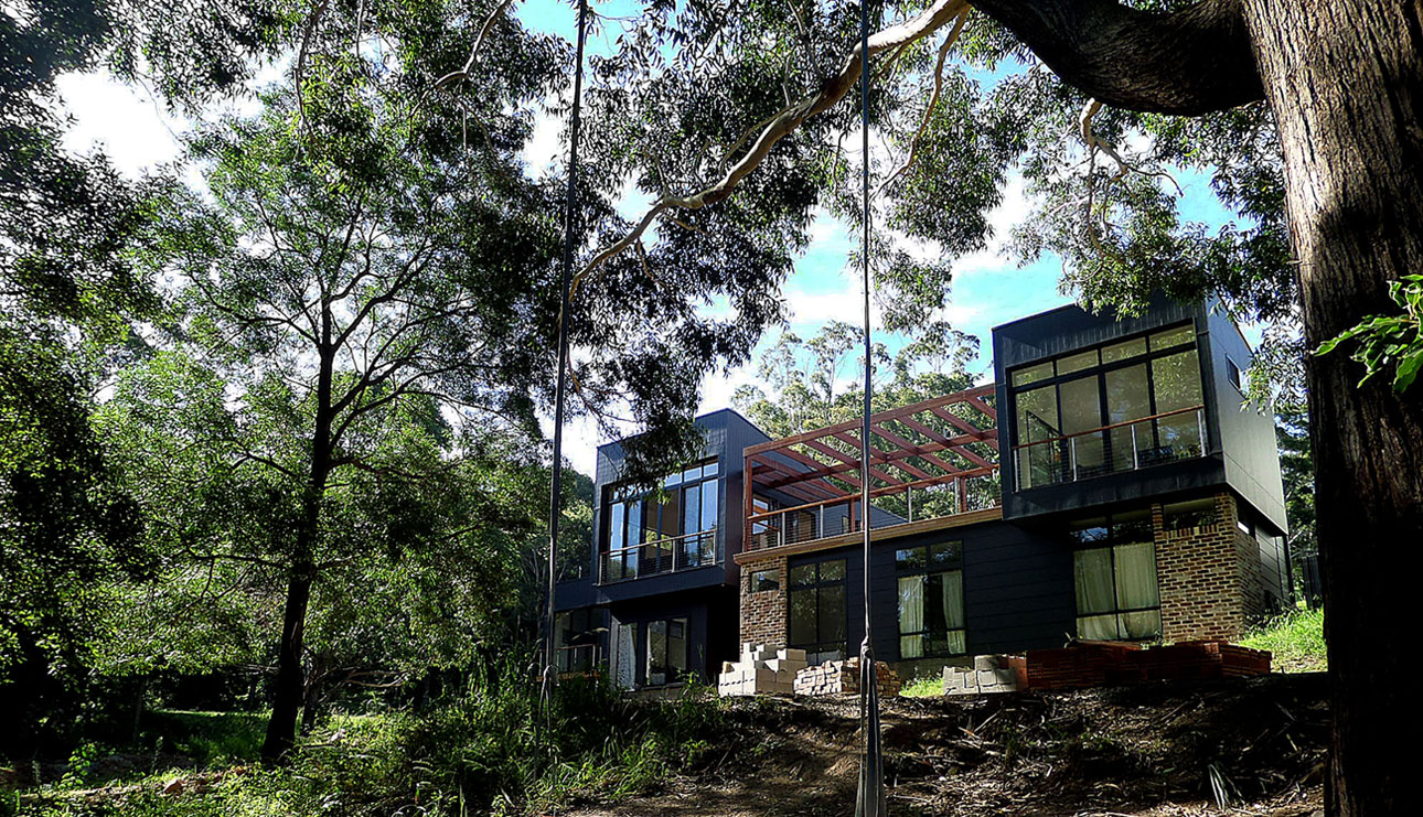A Cozy and Spectacular Contemporary House in Bulli, Australia by Alex Urena Design Studio (4)