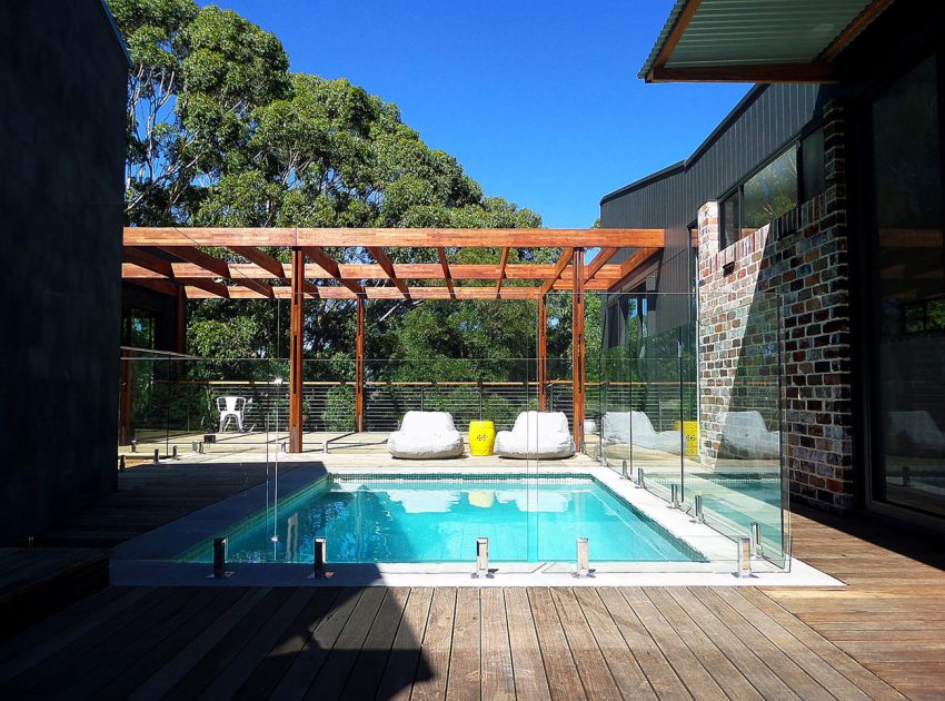 A Cozy and Spectacular Contemporary House in Bulli, Australia by Alex Urena Design Studio (5)