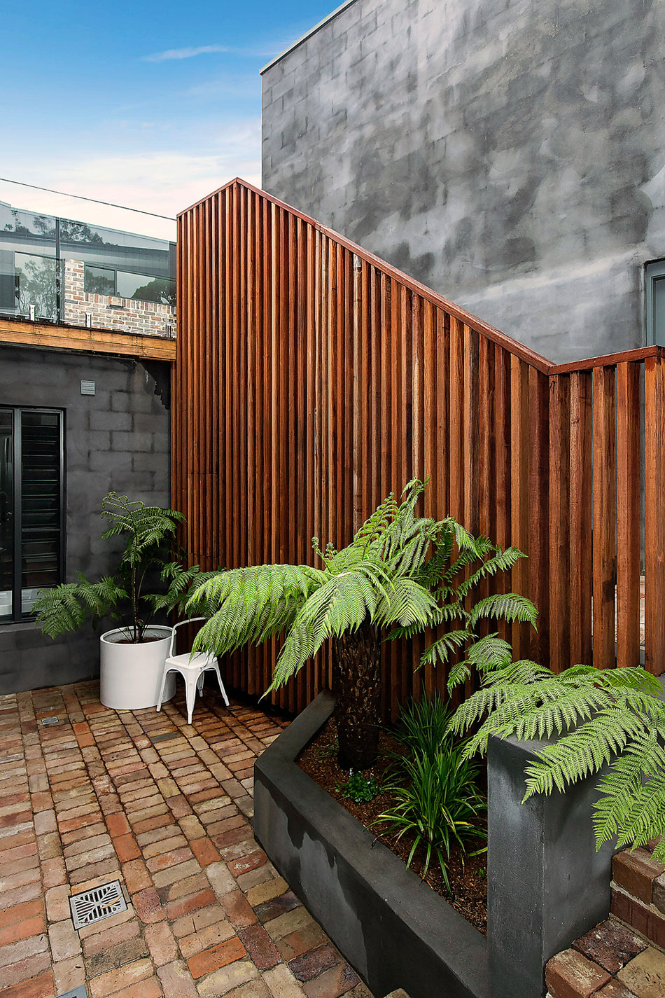 A Cozy and Spectacular Contemporary House in Bulli, Australia by Alex Urena Design Studio (9)