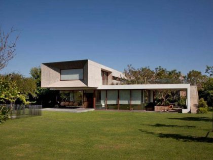 A Fascinating and Spacious Modern Concrete House with Luxurious Interiors in Chicureo, Chile by Raimundo Anguita (1)