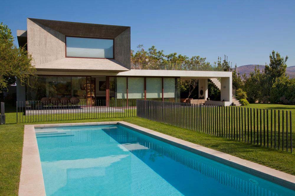 A Fascinating and Spacious Modern Concrete House with Luxurious Interiors in Chicureo, Chile by Raimundo Anguita (2)