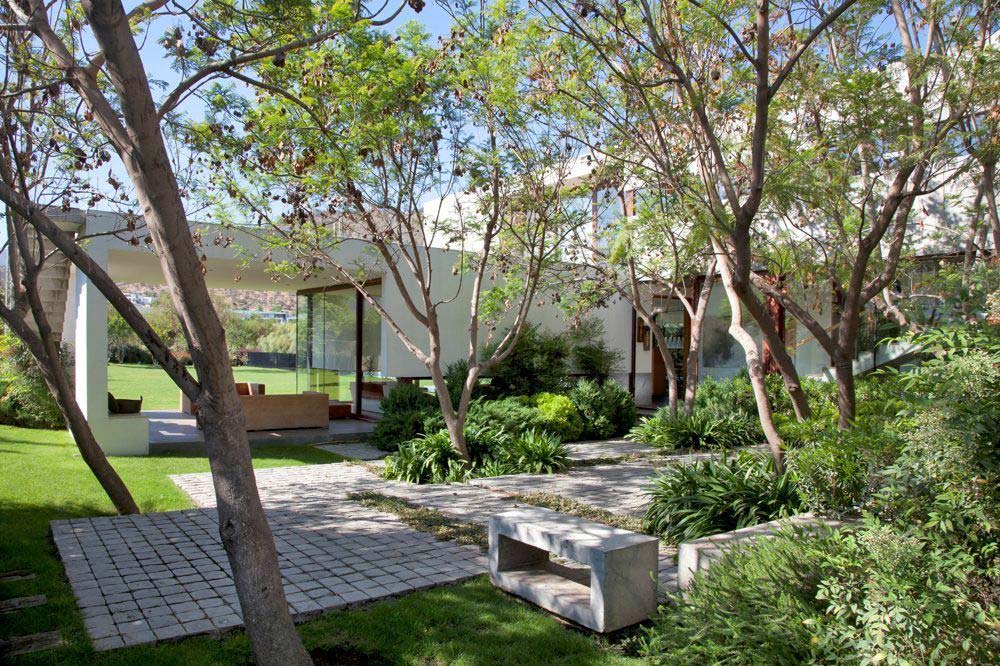 A Fascinating and Spacious Modern Concrete House with Luxurious Interiors in Chicureo, Chile by Raimundo Anguita (4)