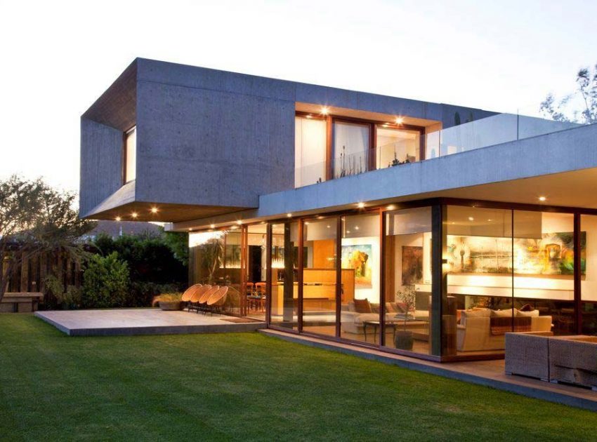 A Fascinating and Spacious Modern Concrete House with Luxurious Interiors in Chicureo, Chile by Raimundo Anguita (7)