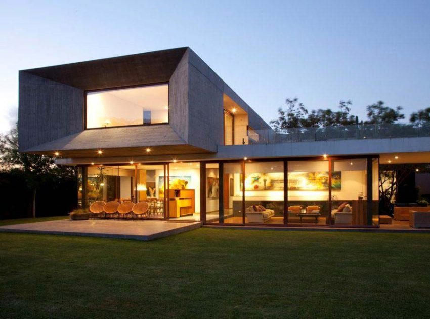 A Fascinating and Spacious Modern Concrete House with Luxurious Interiors in Chicureo, Chile by Raimundo Anguita (9)