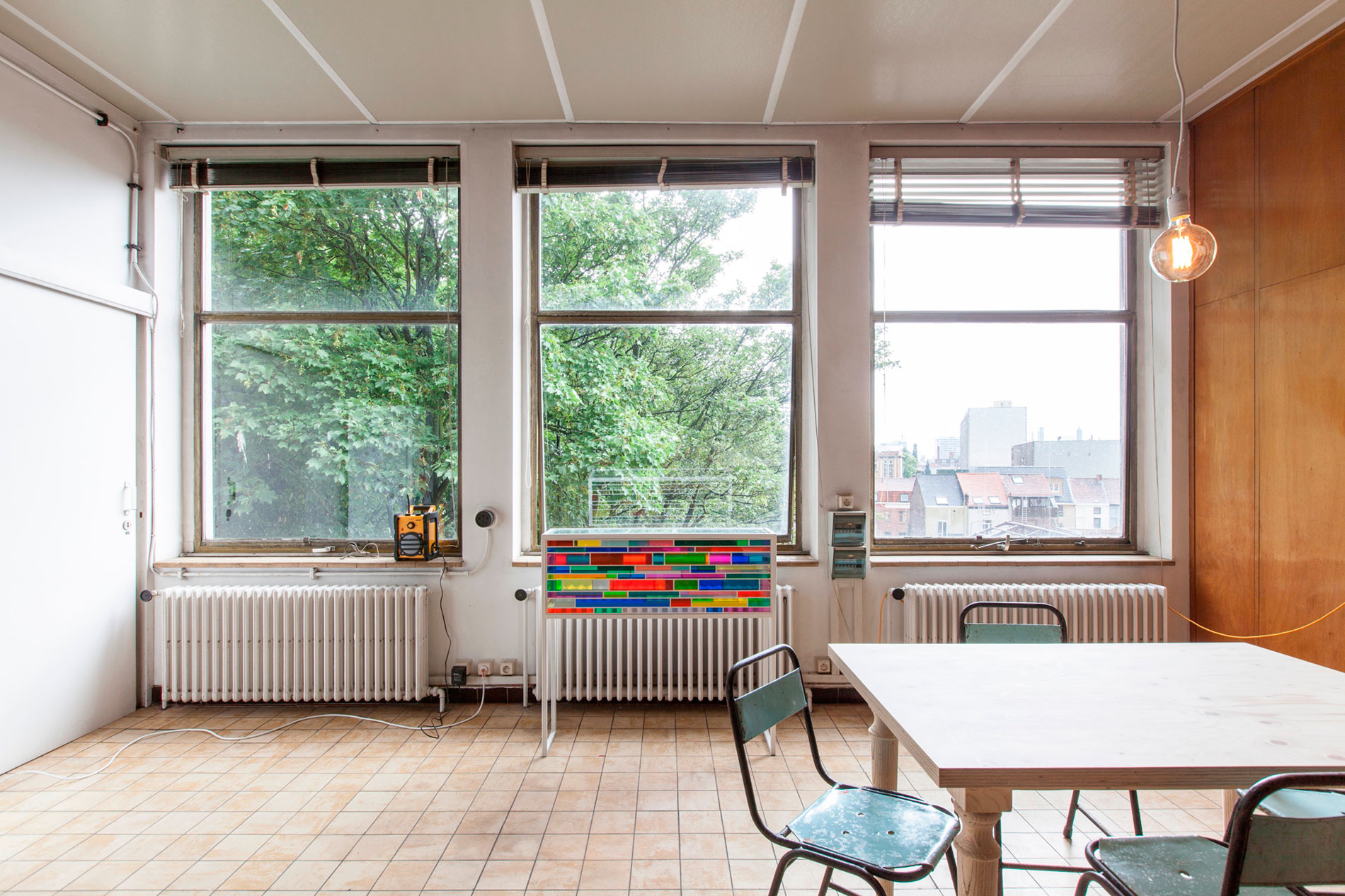 A Former Office Space Transformed Into a Vibrant and Colorful Apartment in Ghent by Dift (13)