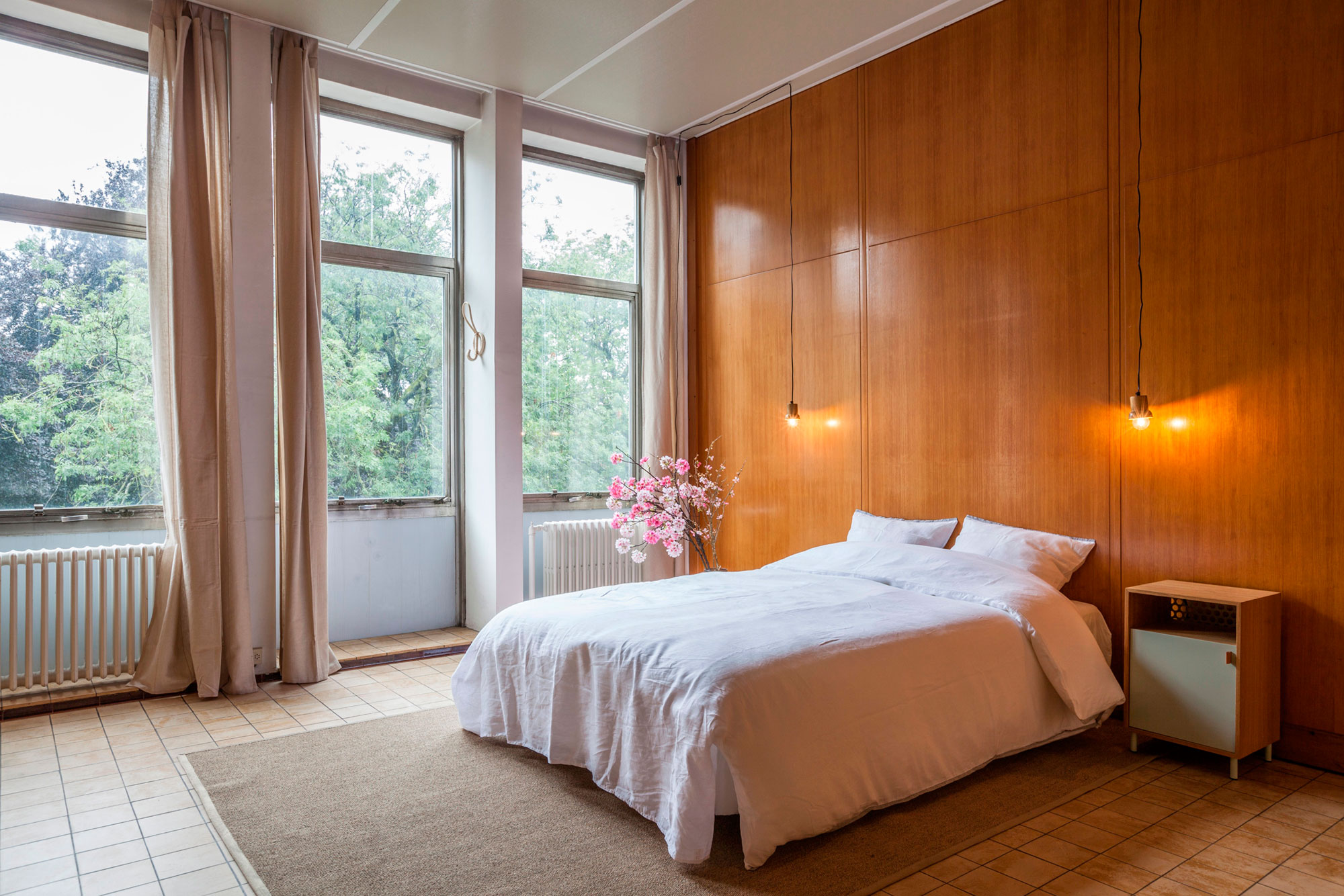 A Former Office Space Transformed Into a Vibrant and Colorful Apartment in Ghent by Dift (18)