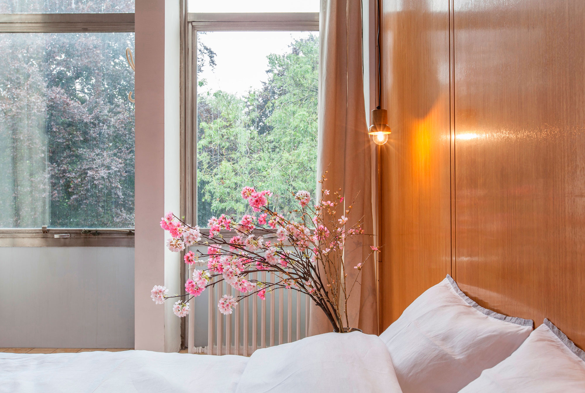 A Former Office Space Transformed Into a Vibrant and Colorful Apartment in Ghent by Dift (19)
