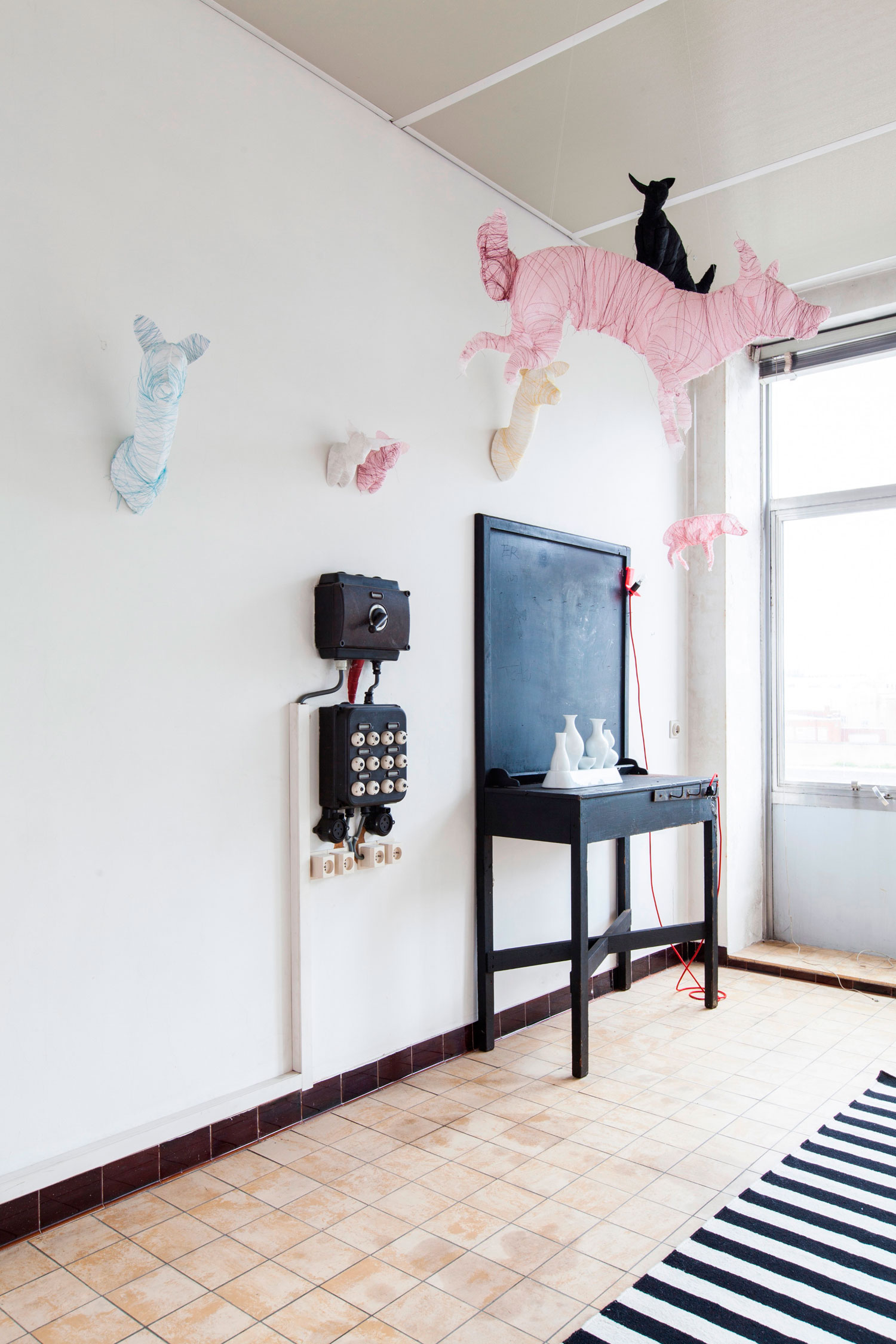 A Former Office Space Transformed Into a Vibrant and Colorful Apartment in Ghent by Dift (25)