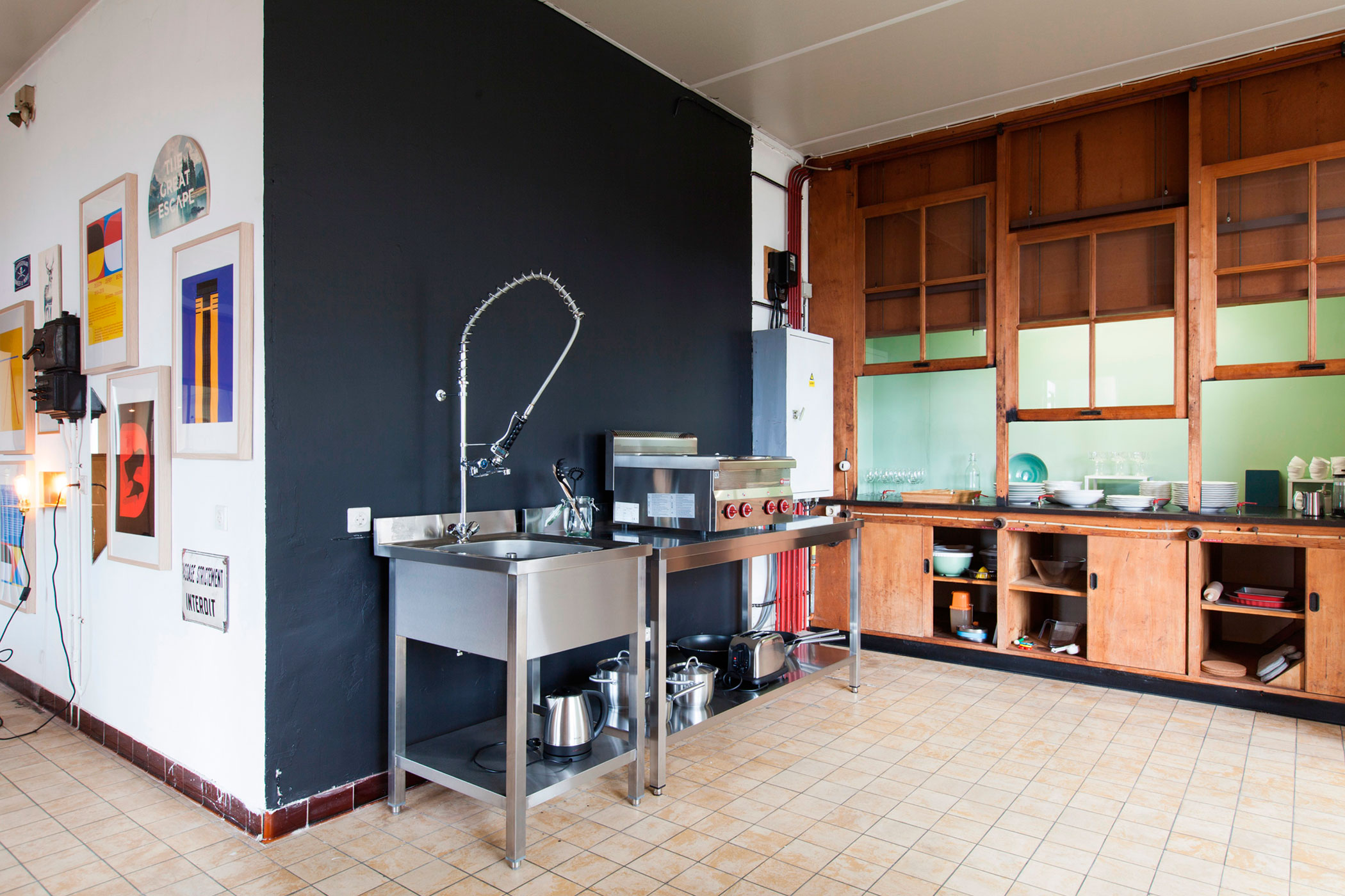 A Former Office Space Transformed Into a Vibrant and Colorful Apartment in Ghent by Dift (9)