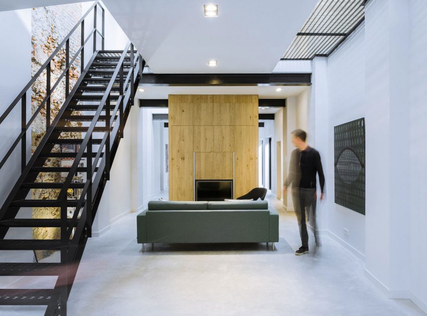 A Former Office and Workshop Turned into a Light-Filled Contemporary Loft in The Netherlands by EVA architecten (1)